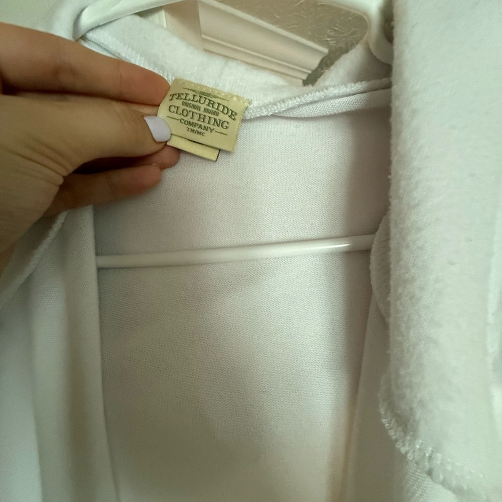 Elegant White Women's Cardigan - Picture 2 of 3
